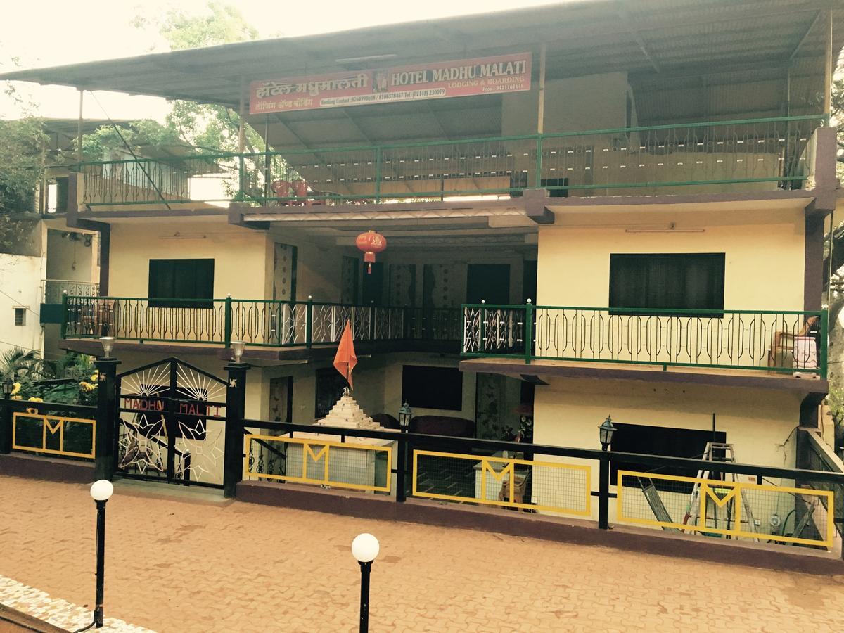 Hotel Madhumalti Mātherān Exterior foto